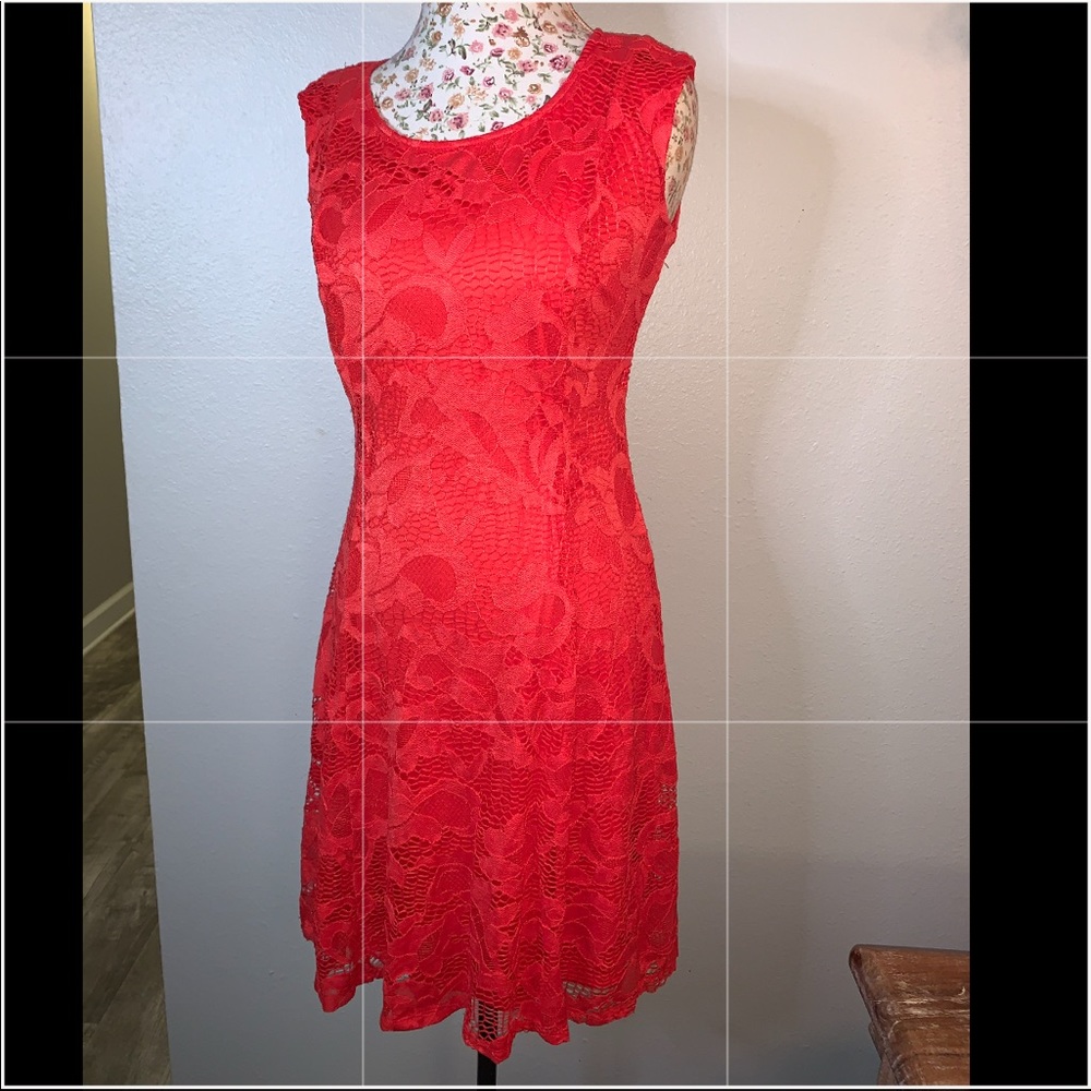 Red lace dress 👗